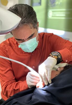 متخصص لمینت دندان در تهران